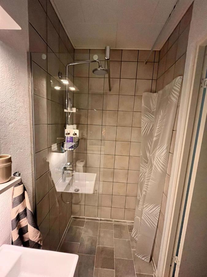 בילונד Shruti'S Home מראה חיצוני תמונה